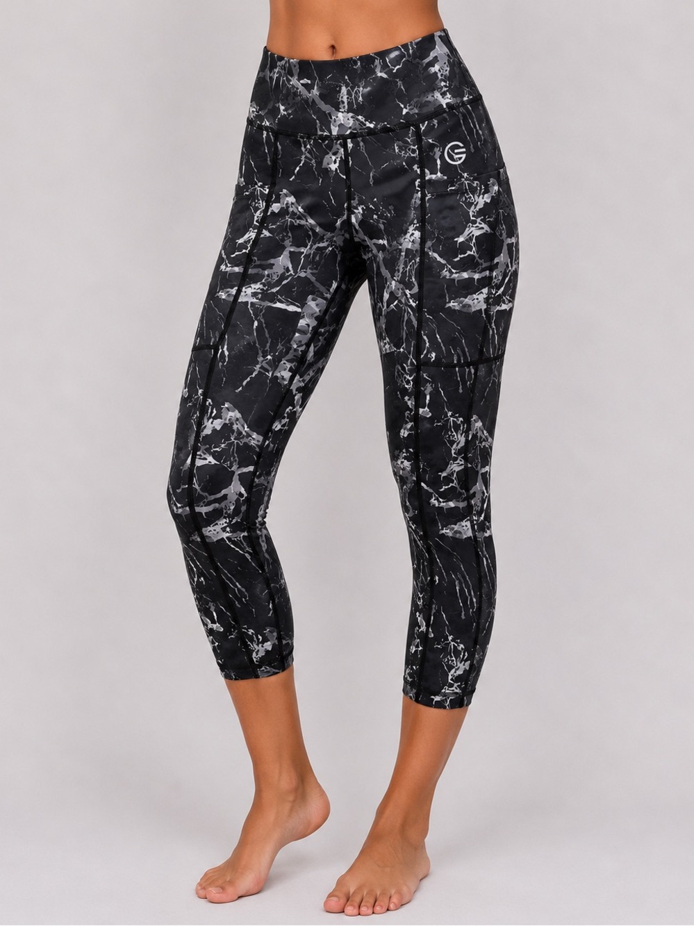 Marble-Print Capri Leggings - Black/White